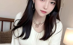 老头边吃奶边弄进去呻吟